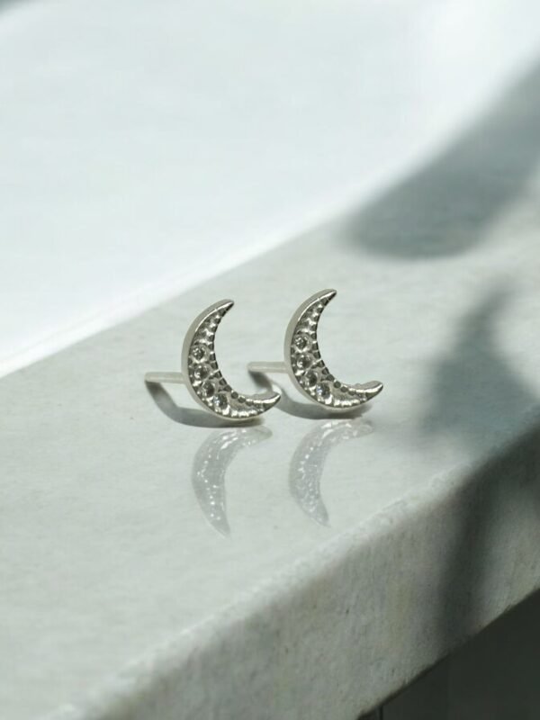 Aros Moon